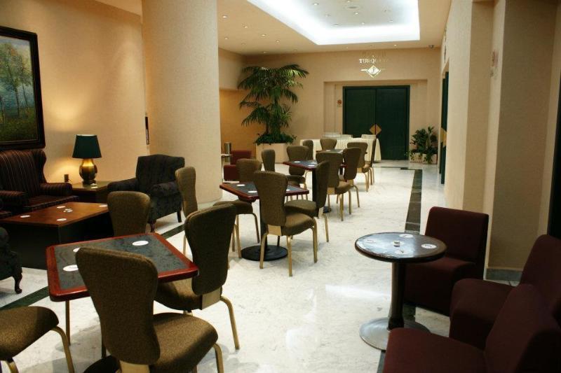 La Joya Pachuca Hotel Екстериор снимка The lounge at the airport